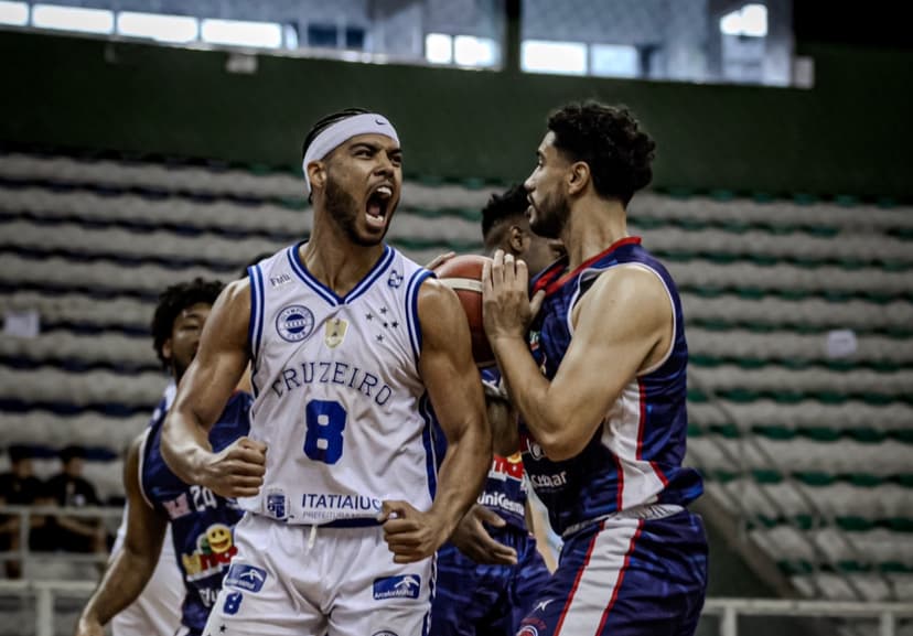 Cruzeiro e Basquete Santos saem na frente nas Finais do Brasileirão