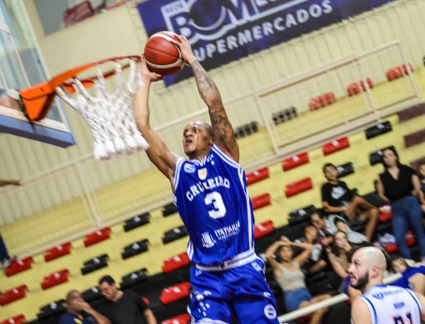 Cruzeiro, Osasco, Blumenau e Vitória saem na frente nas quartas do Brasileirão