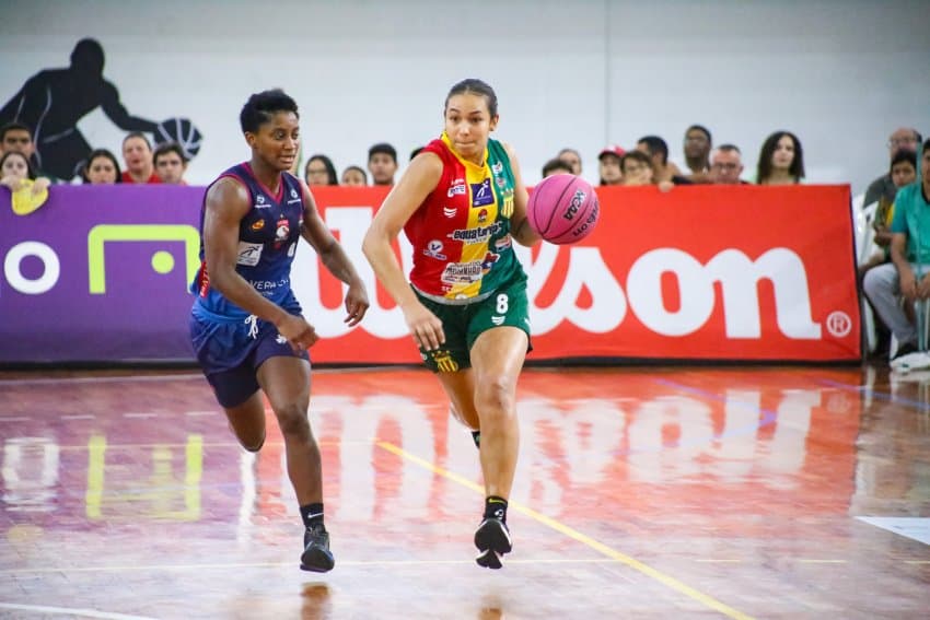 Tainá Paixão faz 28 pontos e Sampaio Basquete sai na frente na final contra o Vera Cruz Campinas