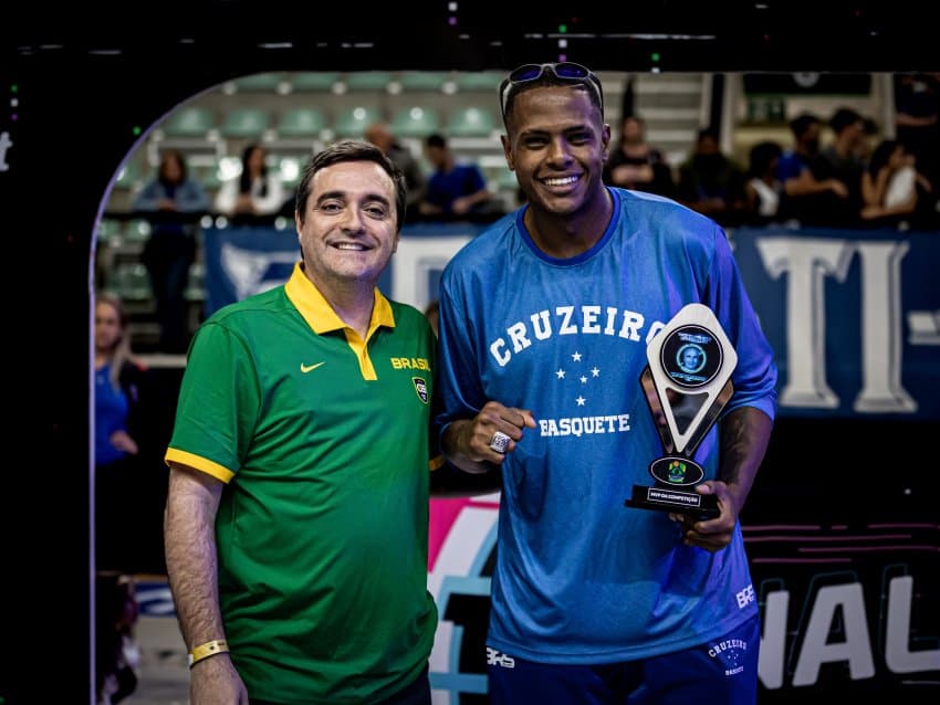 Zé Carlos é o MVP do Brasileirão; confira prêmios individuais e quinteto ideal