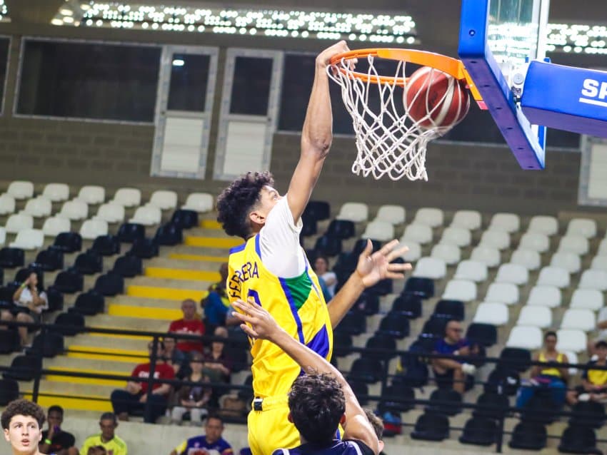 Brasil vence bem o Paraguai na estreia do Sul-Americano Sub-17 masculino
