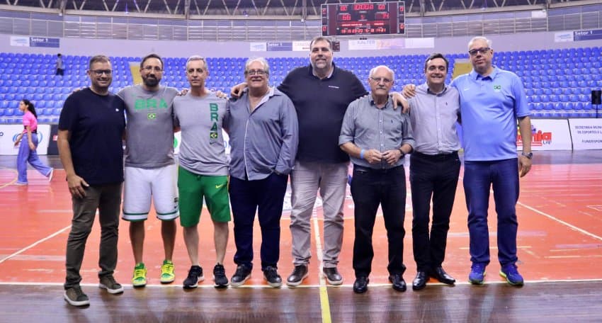 Comissão da Seleção Brasileira masculina visita playoffs da LBF