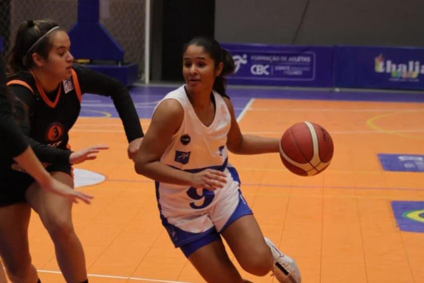 CBI sub-17 feminino começa com tudo, em Curitiba