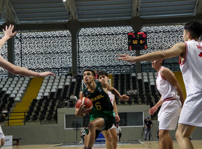 Brasil derruba o Chile e joga semifinal do Sul-Americano Sub-17 neste domingo