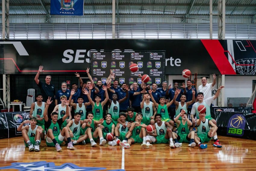 CBB e IBB lançam Escola Nacional de Treinadores em Camp Youth com a FIBA
