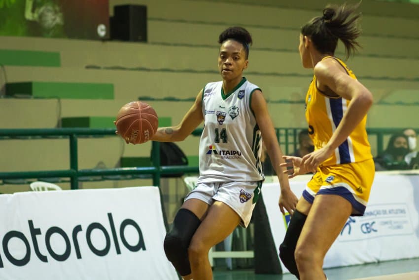 Foz Basquete garante lugar nas quartas do Brasileirão feminino. Segunda vaga da Conferência Delcy em aberto