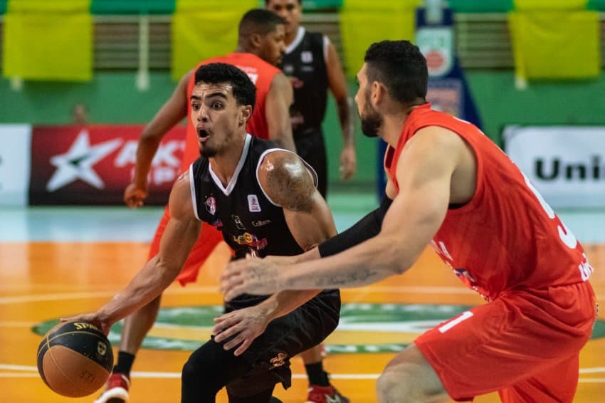 Em jogaço, Joinville vence o Vila Nova e está nas quartas do Brasileirão