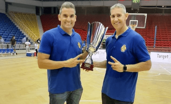 Técnico da Seleção Brasileira feminina, José Neto é campeão da Super Taça da Angola