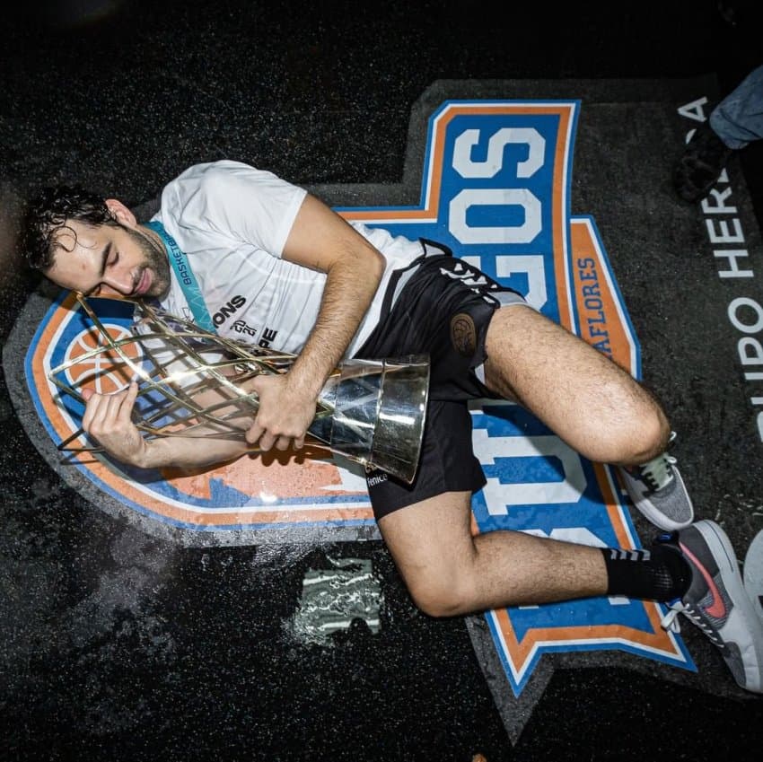 Vitor Benite é MVP, e San Pablo Burgos é bicampeão da Champions League