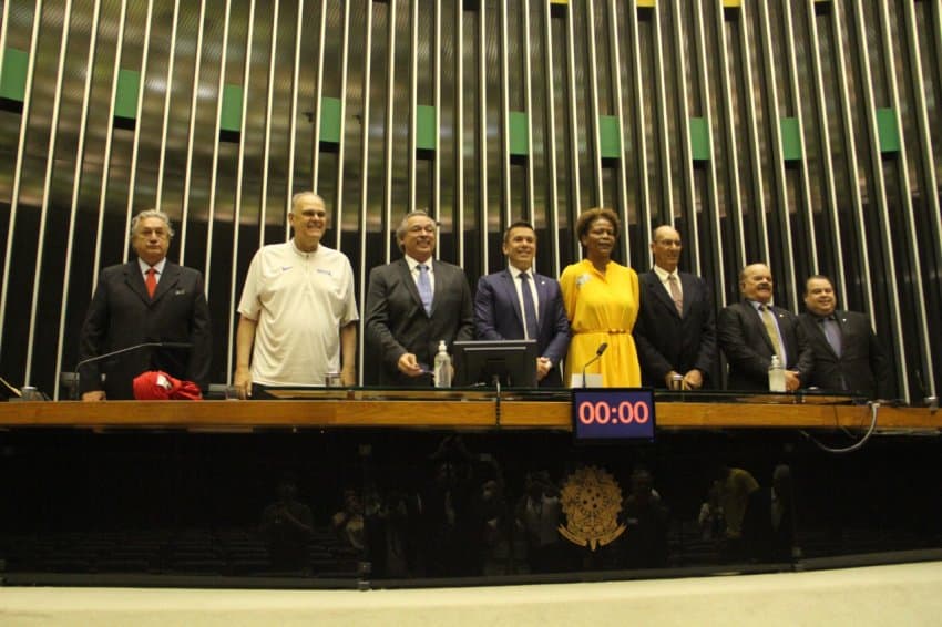 Seleção Brasileira é homenageada pelos 100 anos em Sessão Solene