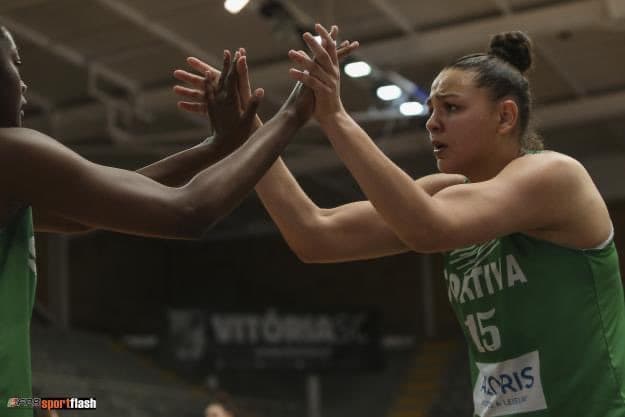 Gabriela Guimarães "será o Brasil" na decisão da Liga Portuguesa de Basquete