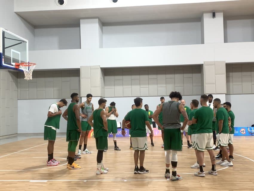 Brasil estreia na Copa do Mundo de basquete diante do Irã neste sábado