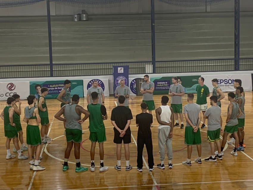 Seleção masculina Sub-18 inicia treinos para a Copa América em Buenos Aires
