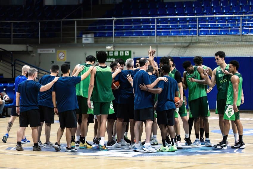 Brasil se apresenta em Belo Horizonte e inicia preparação para as Eliminatórias