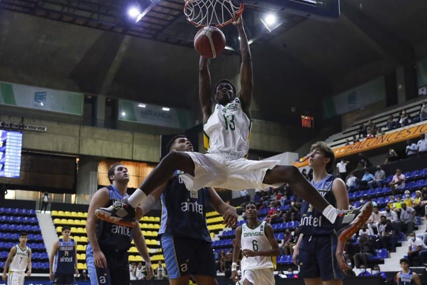 Brasil derruba o Uruguai e avança às semifinais do Sul-Americano sub-18 masculino de basquete