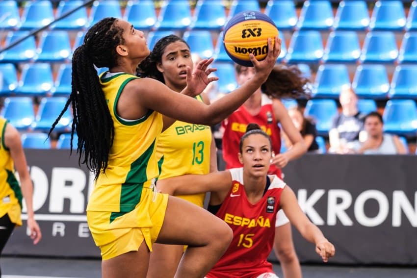 Brasil cai para a Espanha e encerra participação no Mundial 3x3 sub-18 feminino