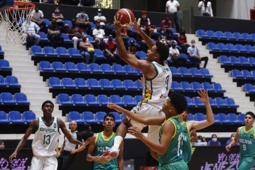 Brasil vence a Bolívia na estreia do Sul-Americano sub-18 masculino de basquete