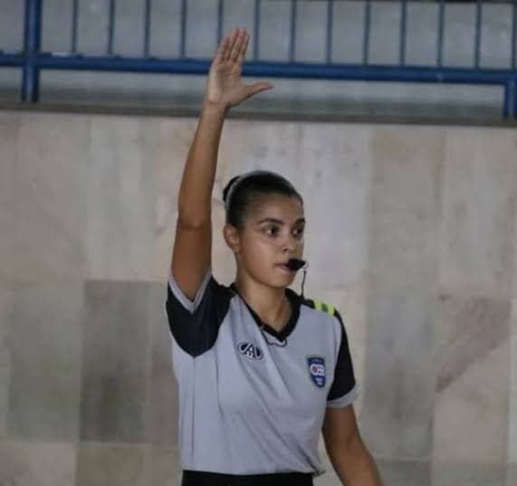 Larissa Sales será a arbitra brasileira no Mundial Sub-19 feminino