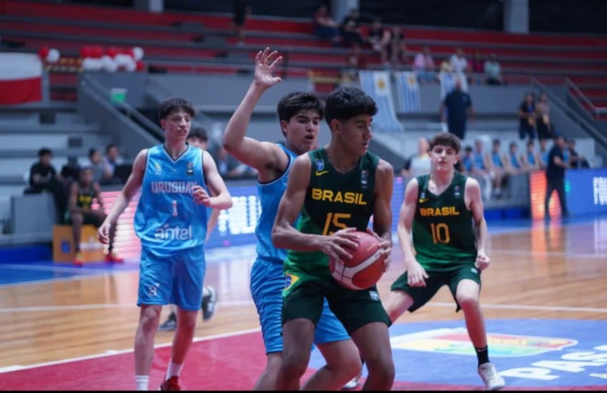 Brasil derruba o Uruguai e vai às semifinais do Sul-Americano 15 masculino