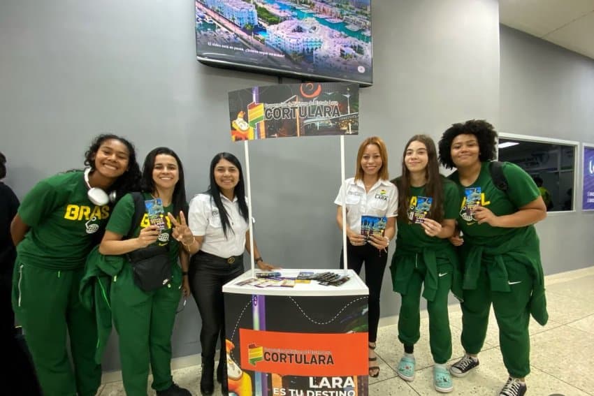 Seleção Sub-15 feminina chega na Venezuela para o Sul-Americano