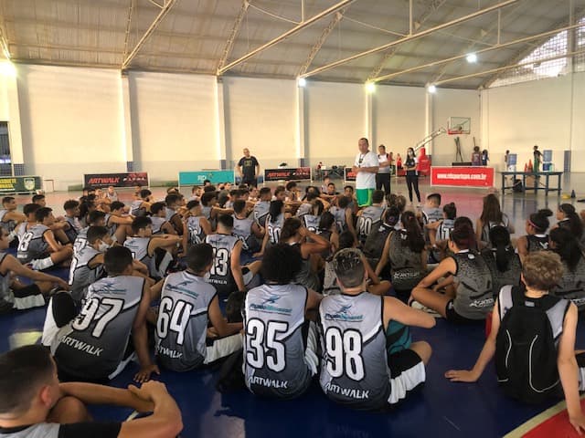 Camp Coach Carlos é sucesso com 125 atletas da base