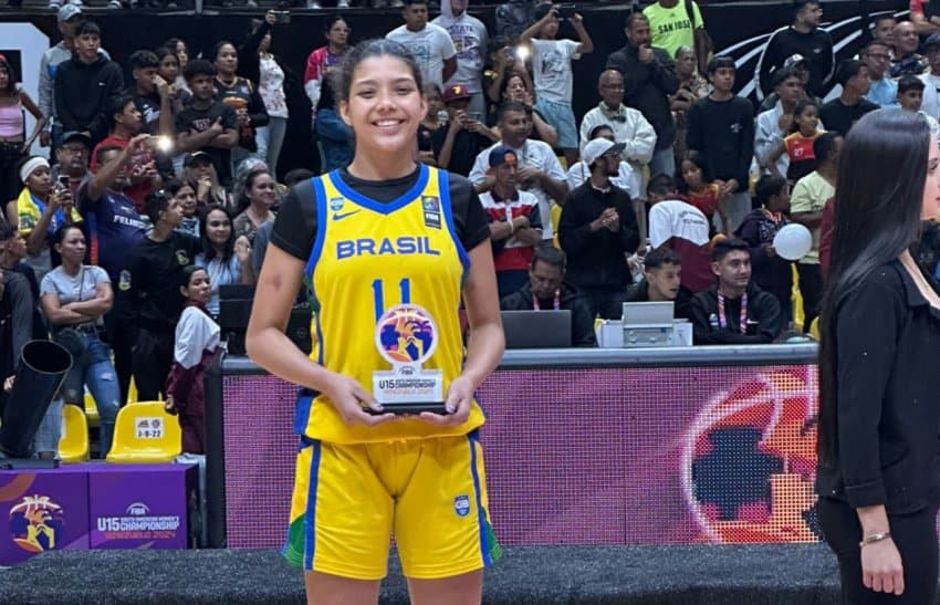 Júlia Preis é eleita para o quinteto ideal do Sul-Americano Sub-15 feminino