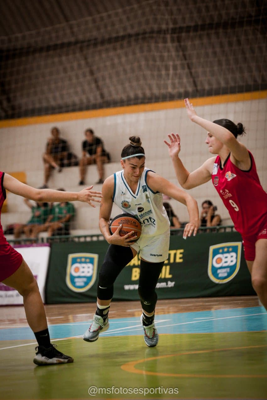 Primeiro dia de jogos do CBI sub-20 feminino agita SC