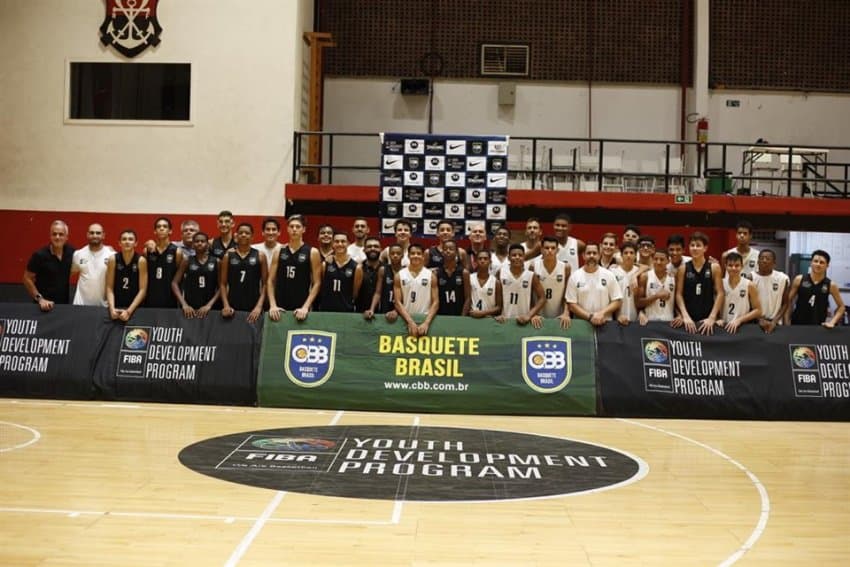 FIBA realiza acampamento de desenvolvimento juvenil durante AmeriCup