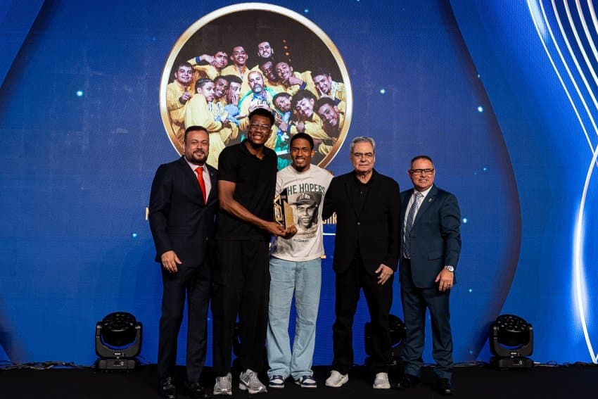 CBB é homenageada pela CBDU e basquete brasileiro segue em destaque