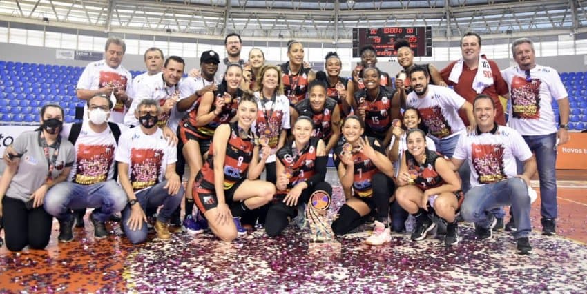 Ituano Basquete vira no último quarto, derrota KTO/Blumenau em Santa Catarina e é campeão da LBF pela primeira vez