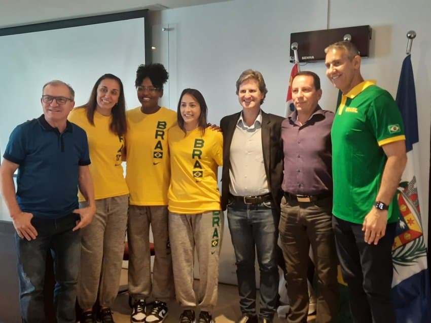 Seleção feminina se apresenta para o Sul-Americano com treinos em Salto-SP