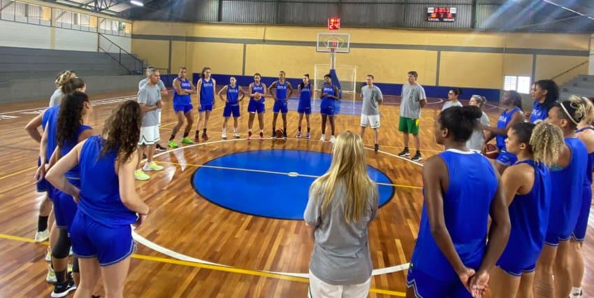 Seleção feminina inicia preparação para o Sul-Americano na Argentina