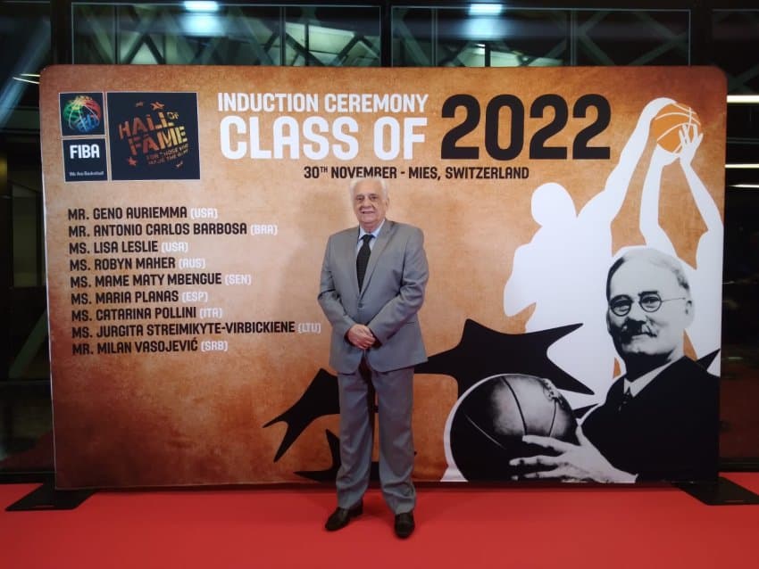 Antônio Carlos Barbosa entra no Hall da Fama em cerimônia da FIBA na Europa