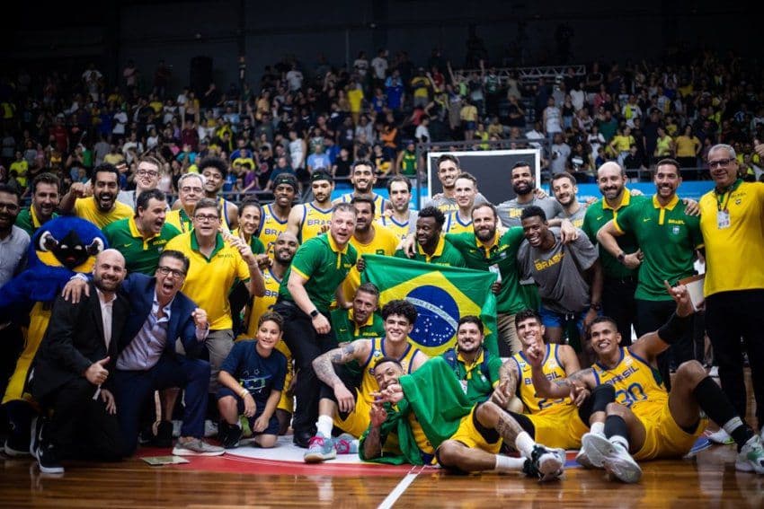 Seleção Brasileira divulga convocados para os treinos visando a Copa do Mundo de Basquete