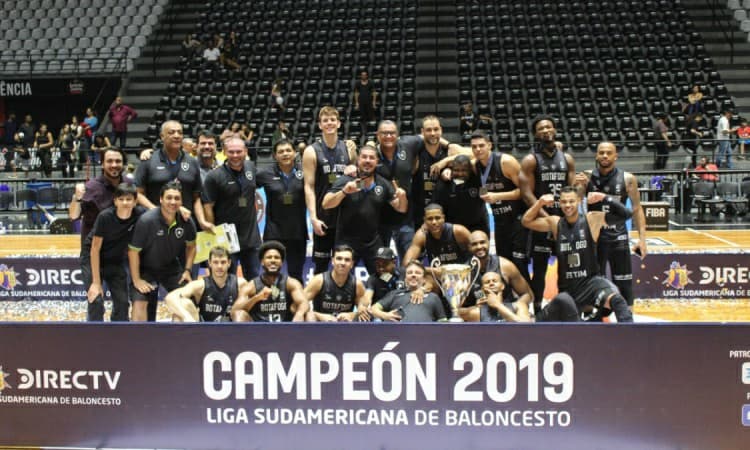 Botafogo vence o Corinthians e conquista o inédito título Sul-Americano