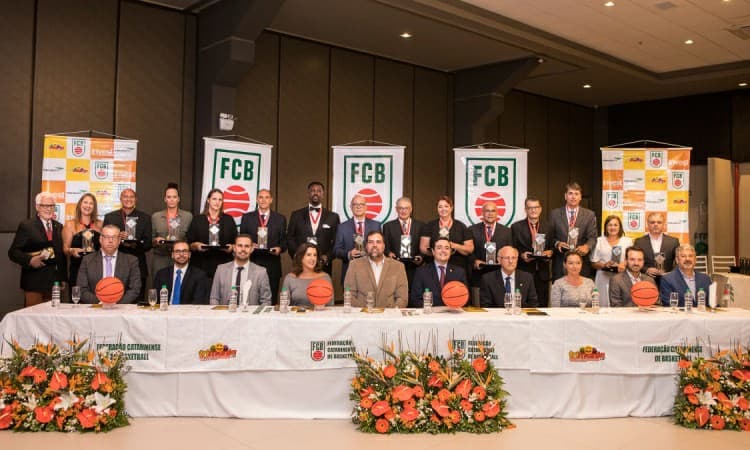  Reverência à história marca os Beneméritos e Melhores do Ano 2019 da FCB 