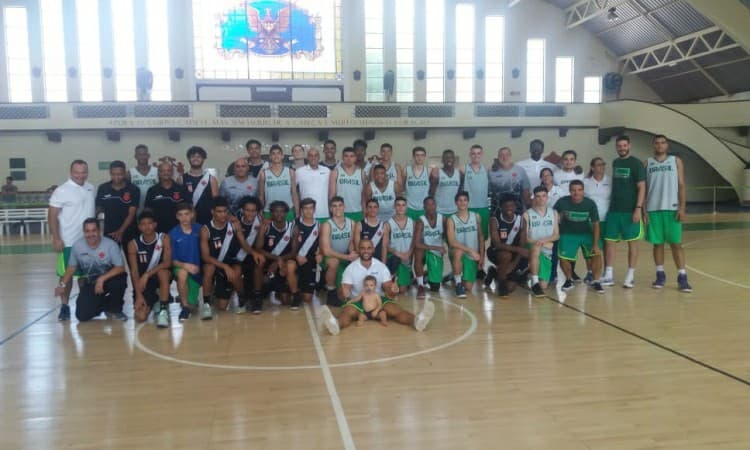 Seleção Brasileira Sub-15 Masculina derrota a equipe sub-17 do Vasco em jogo-treino
