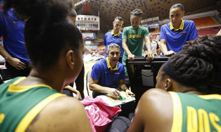José Neto vê Brasil forte para o Pré-Olímpico das Américas: "Acredito no caráter das nossas jogadoras"