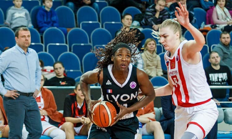 Clarissa dos Santos tem grande performance na temporada com a camiseta do Lyon