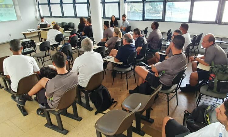 CBB e FBERJ reciclam árbitros do 3x3 em clínica no Caio Martins