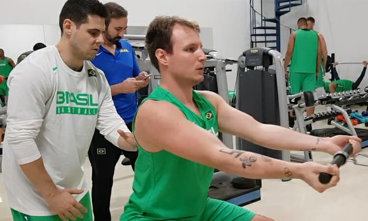 Rafa Luz comemora retorno à Seleção e destaca importância de vitória fora de casa