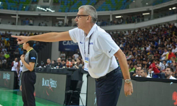 Petrovic se diz satisfeito após vitória e Varejão destaca retorno à Seleção