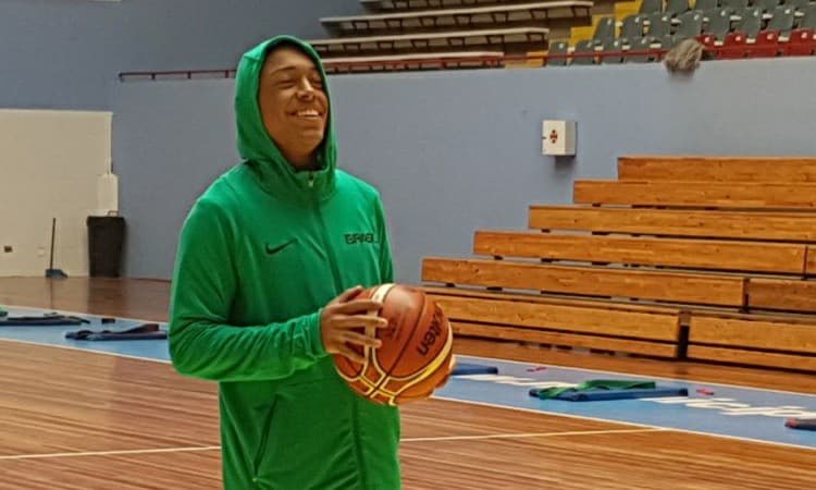 Ansiedade toma conta do novato Yago e do veterano Anderson Varejão antes da estreia 