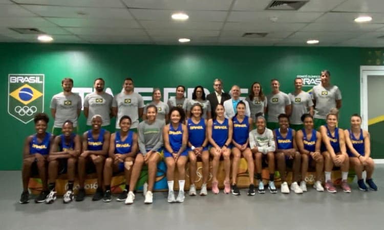 Presidente do COB se encontra com a seleção feminina no CT do Time Brasil