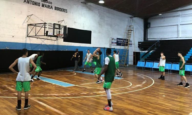 Brasil enfrenta o Paraguai na estreia do Sul-Americano Sub-15 Masculino
