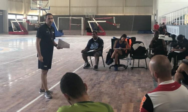 Sucesso, curso da FIBA para técnicos da base é elogiado por instrutor Rui Alves