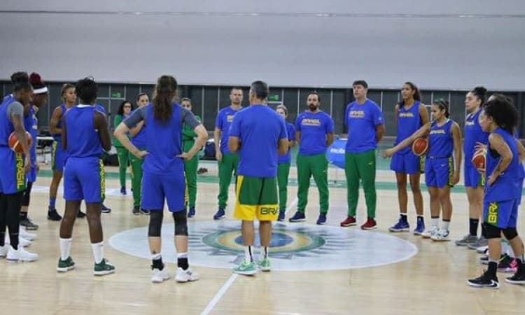 Grupo de Estudos: José Neto abre os treinos da seleção feminina para profissionais da área