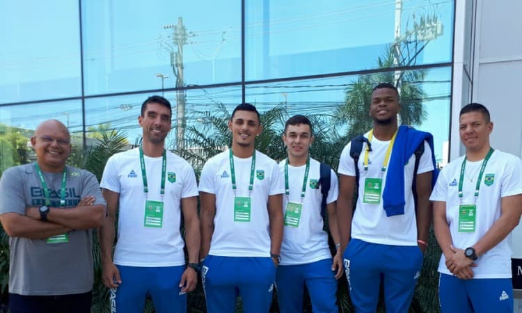Seleção Brasileira Sub-18 Masculina embarcou confiante para Buenos Aires