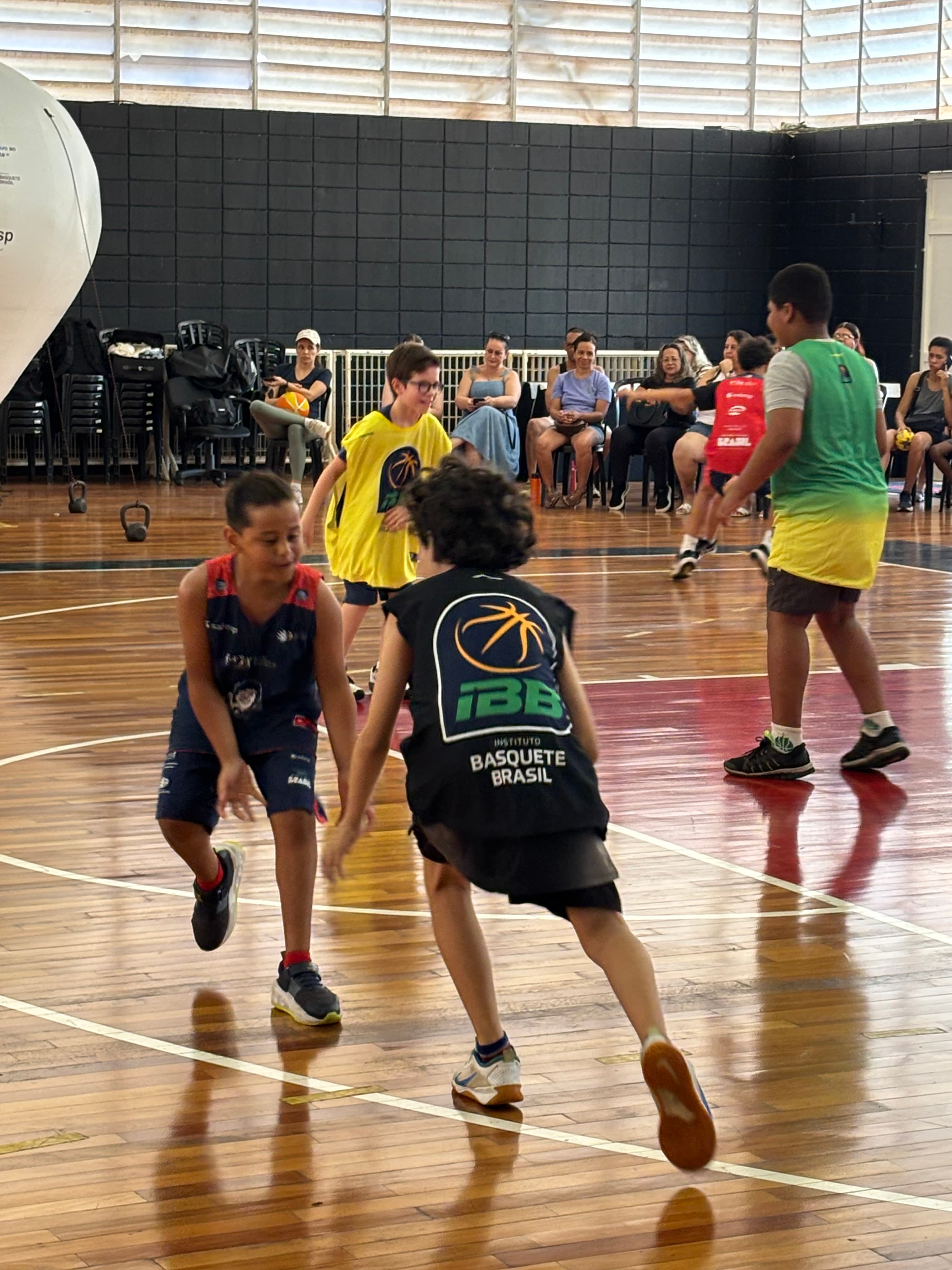 Instituto Basquete Brasil ultrapassa 2 mil inscrições em programa gratuito de formação de treinadores de basquete