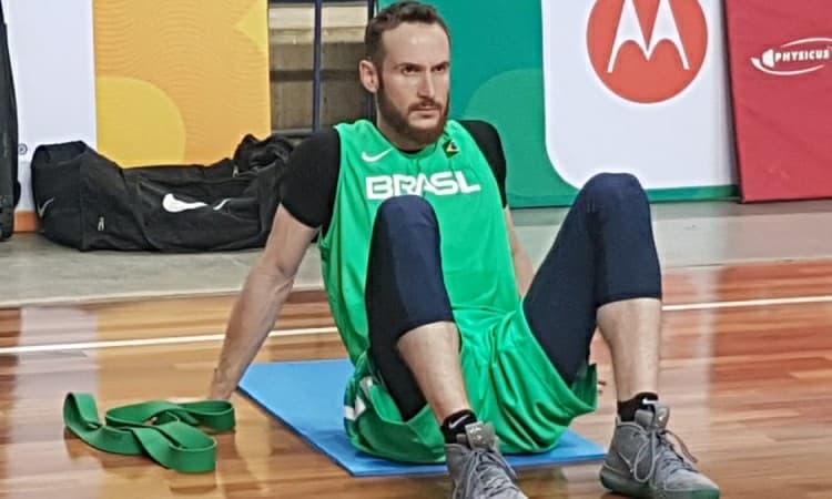 Huertas se apresenta à Seleção com fome de bola: "Estava com saudade de vestir essa camisa"